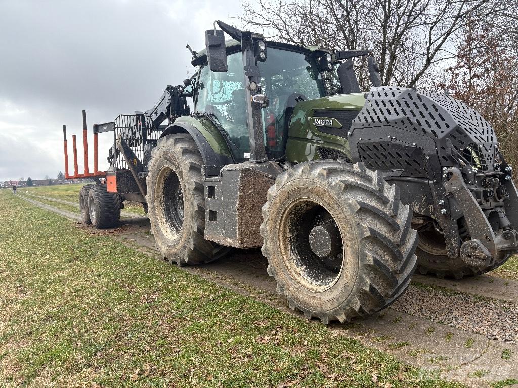 Valtra Q 305 Traktorok