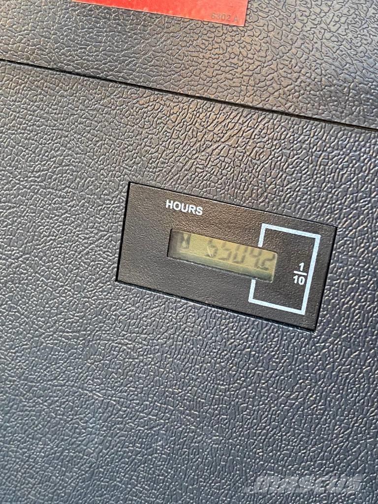 Hyundai HW 180 Gumikerekes kotrók