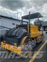 Dynapac CC 421 Ikerdobos hengerek