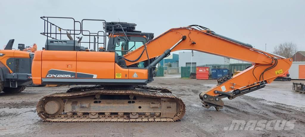 Develon DX225LC-5 Lánctalpas kotrók