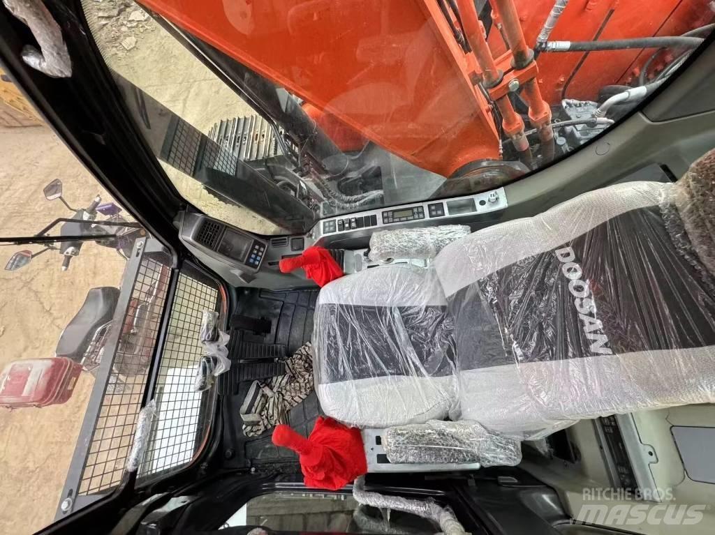 Doosan DX 300 Lánctalpas kotrók