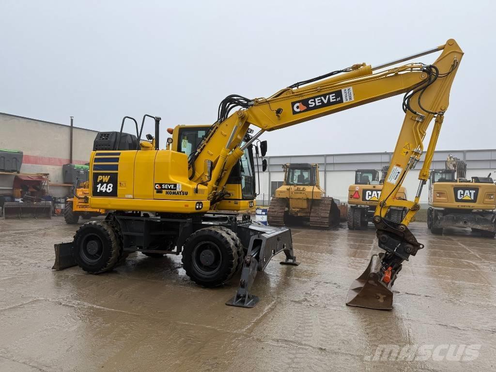 Komatsu PW 148-11 Gumikerekes kotrók