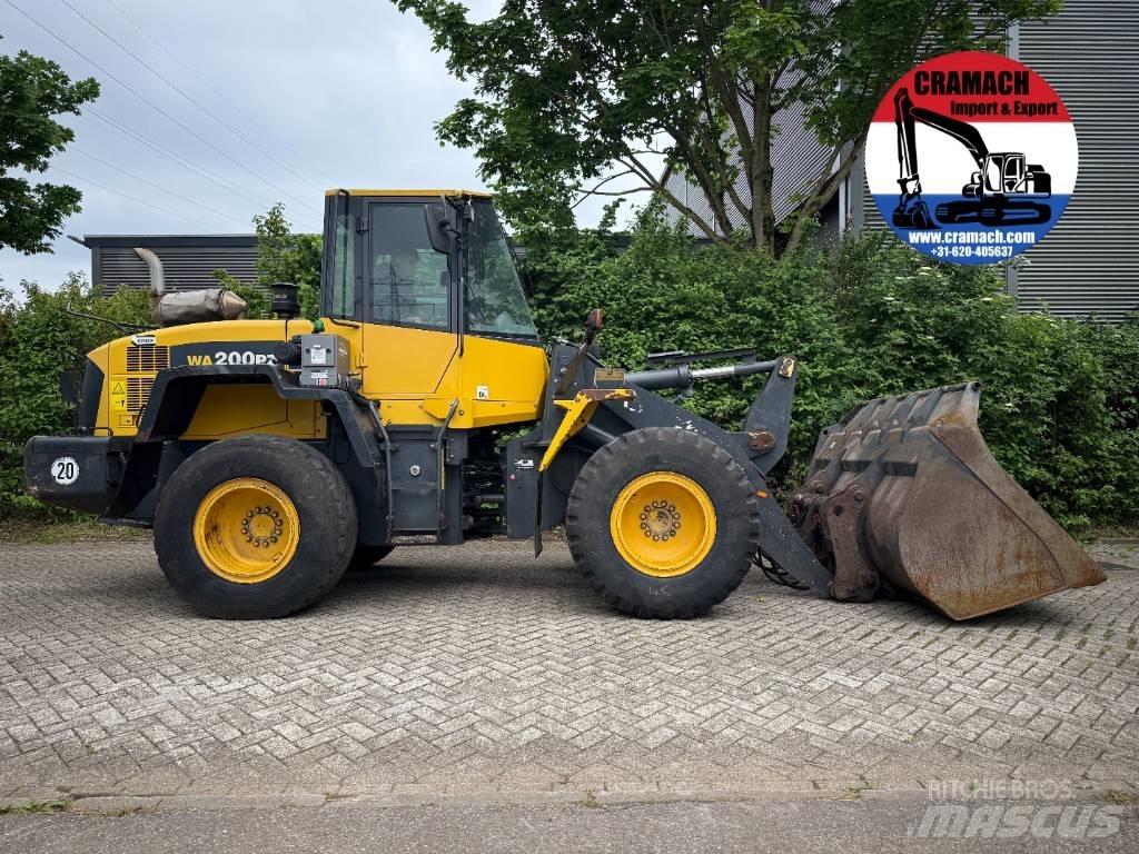 Komatsu WA 200 PZ-6 Gumikerekes homlokrakodók