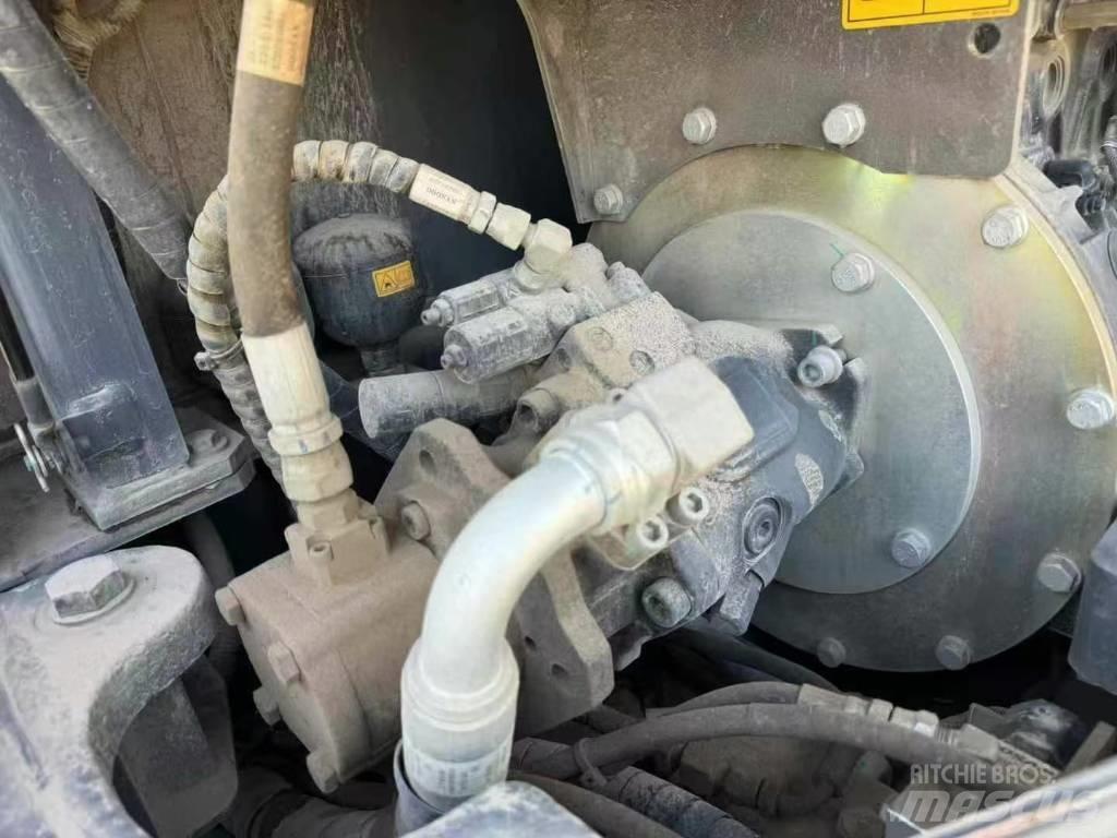 Doosan DX60W Gumikerekes kotrók