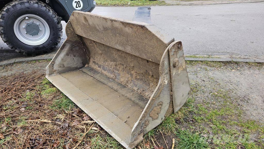 Kramer 750 Gumikerekes homlokrakodók