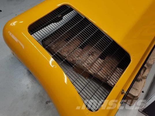 JCB 537-135 bonnet Vezetőfülke és belső tartozékok