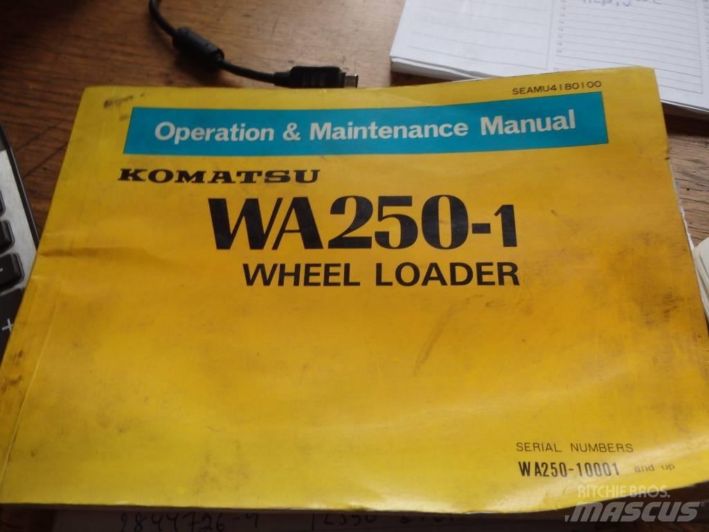 Komatsu WA 250-1 Gumikerekes homlokrakodók