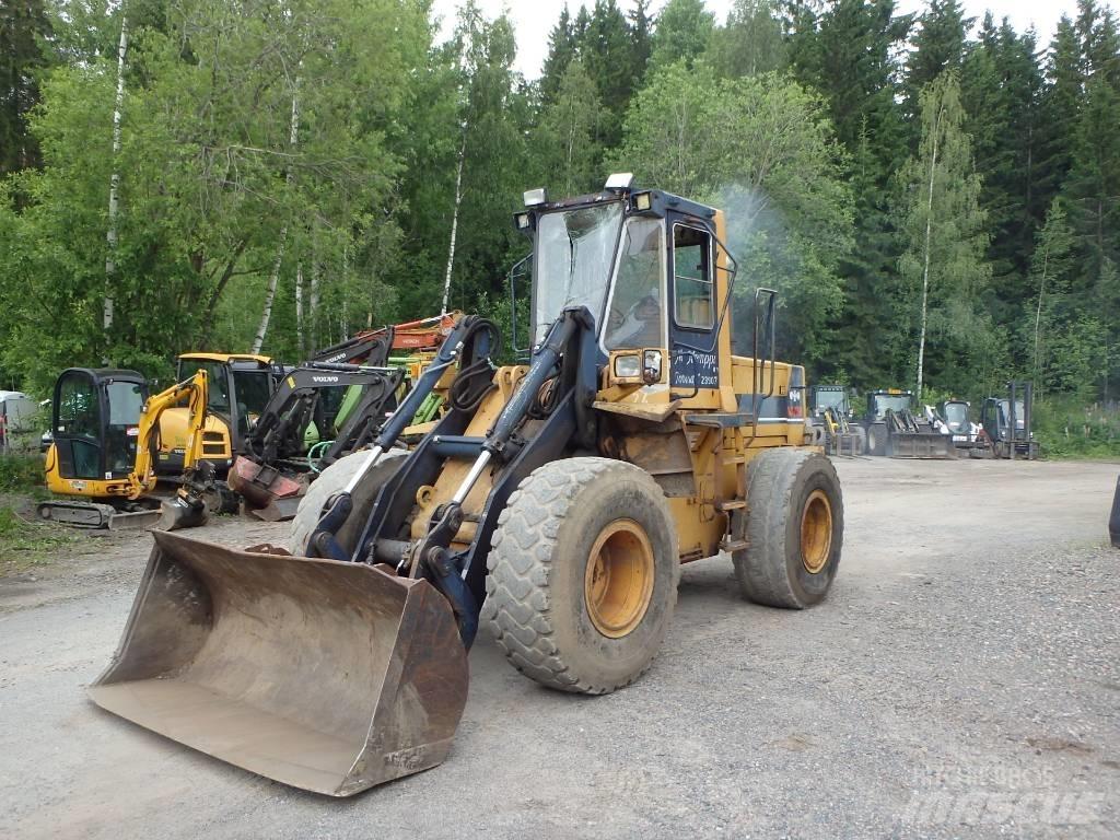 Komatsu WA 250-1 Gumikerekes homlokrakodók