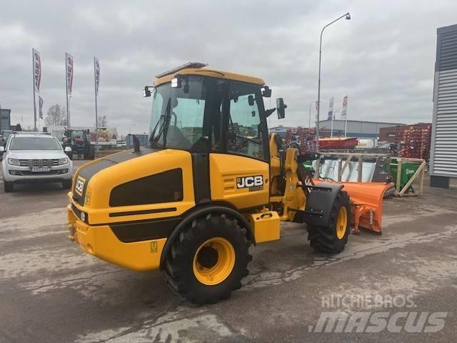 JCB 407 Agri Gumikerekes homlokrakodók