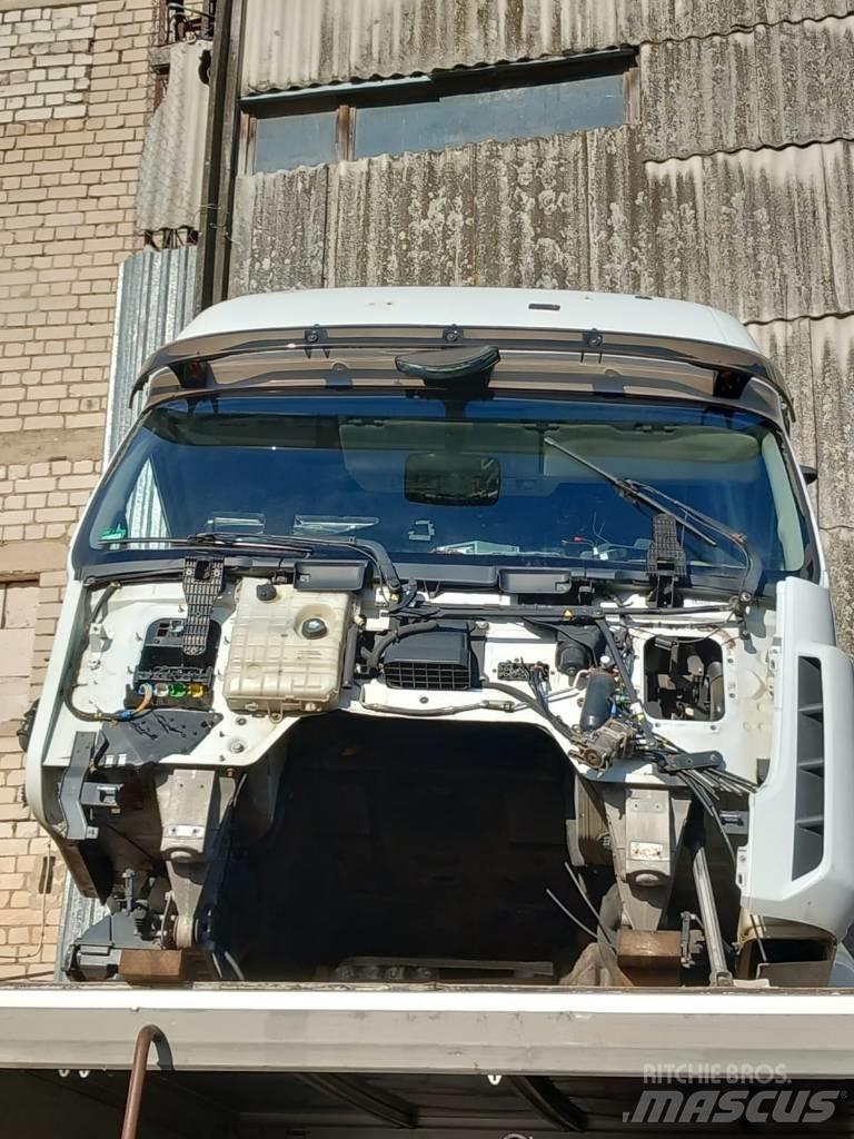 Renault Premium 460 Vezetőfülke és belső tartozékok
