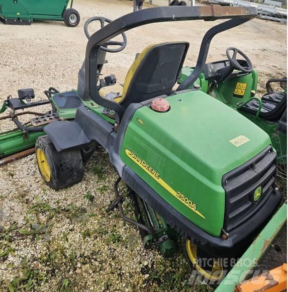 John Deere 2500 A Golfpálya karbantartó gépek