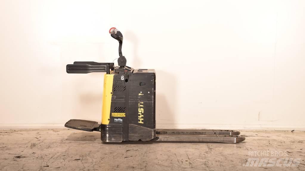 Hyster P 2.0 S Vezetőállásos alacsony emelőkocsi