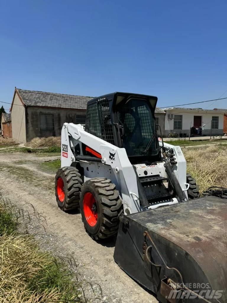 Bobcat S 220 Kompaktrakodók