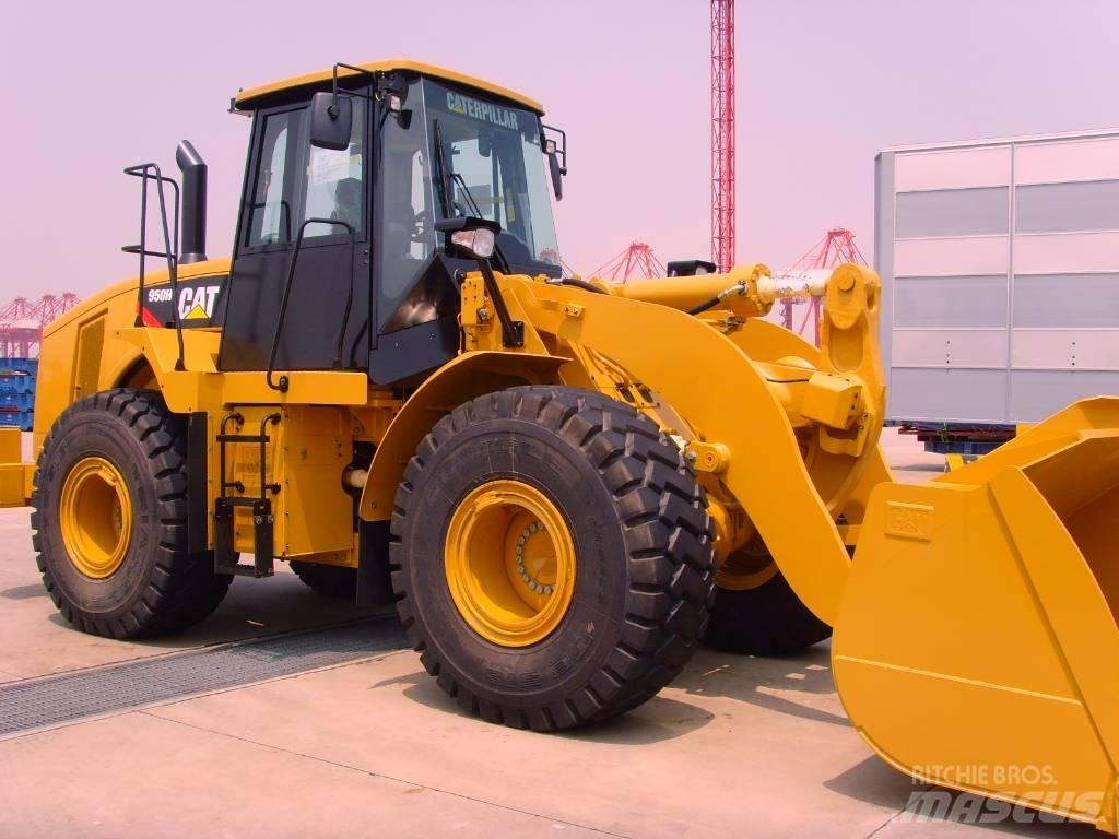 CAT 966 H Gumikerekes homlokrakodók