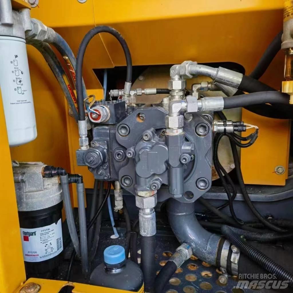 XCMG XE 135 D Lánctalpas kotrók