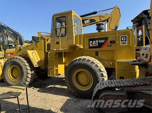 CAT 966 F Gumikerekes homlokrakodók