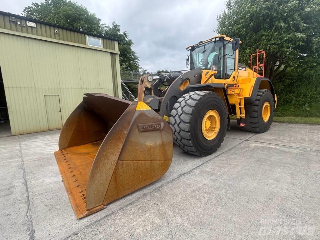 Volvo L 260 H Gumikerekes homlokrakodók