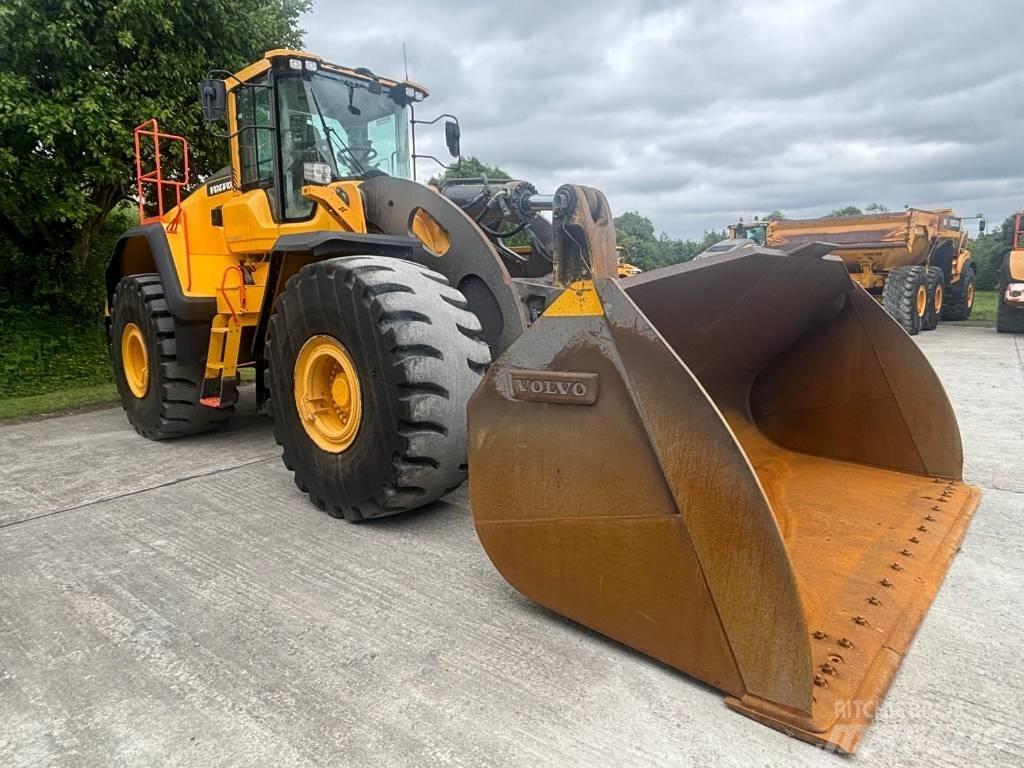 Volvo L 260 H Gumikerekes homlokrakodók