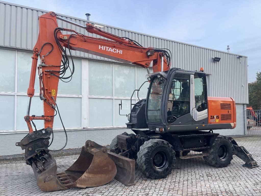 Hitachi ZX 140 W-3 Gumikerekes kotrók