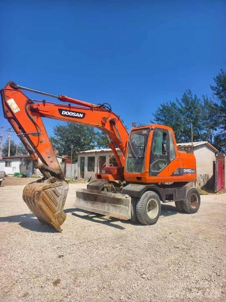 Doosan DH 150 W-7 Gumikerekes kotrók
