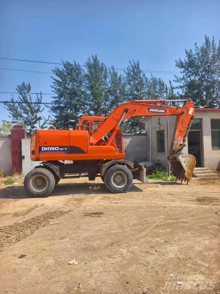 Doosan DH 150 W-7 Gumikerekes kotrók
