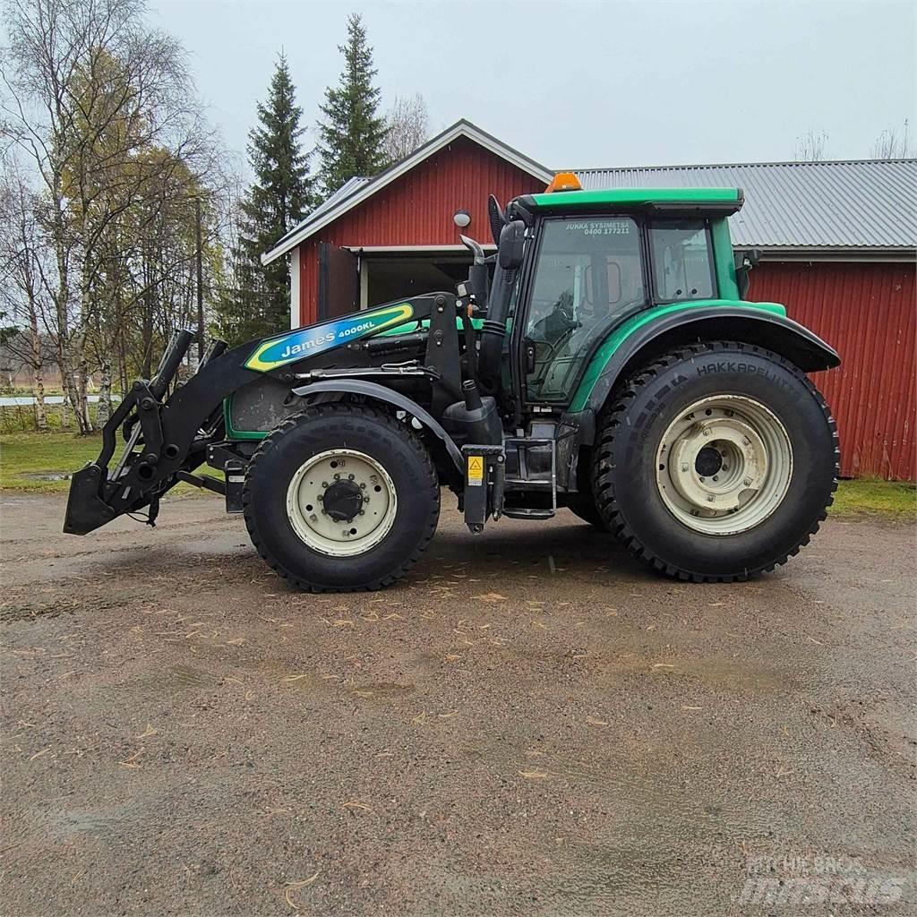 Valtra T182 Versu Traktorok