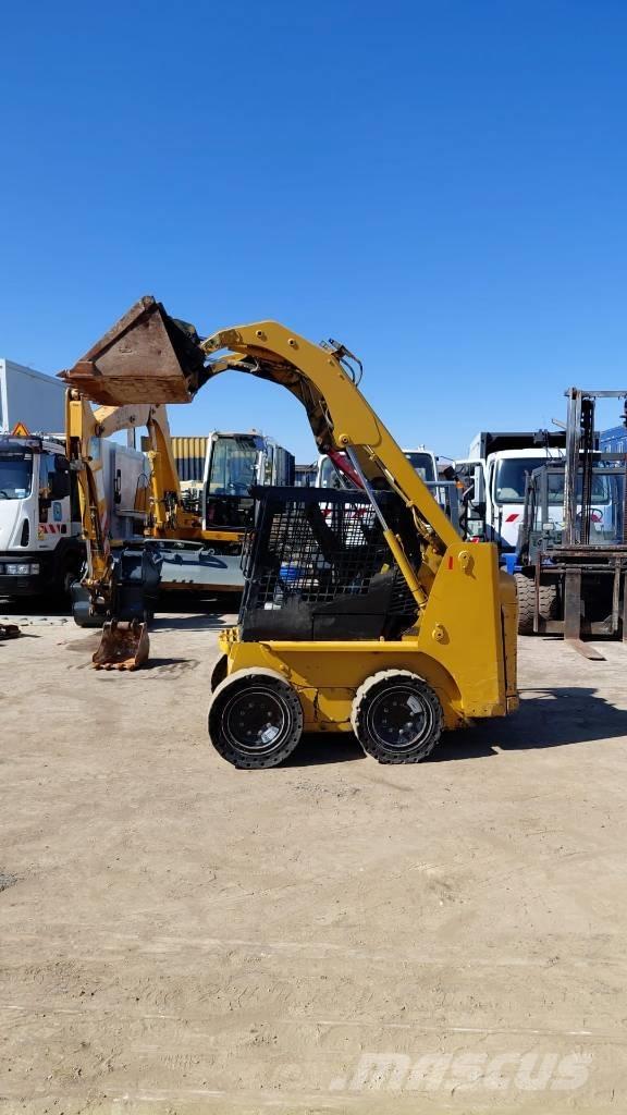 CAT 216 B Mini homlokrakodók