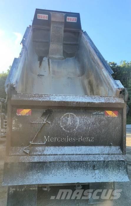 Mercedes-Benz 3951K Mezei dömperek