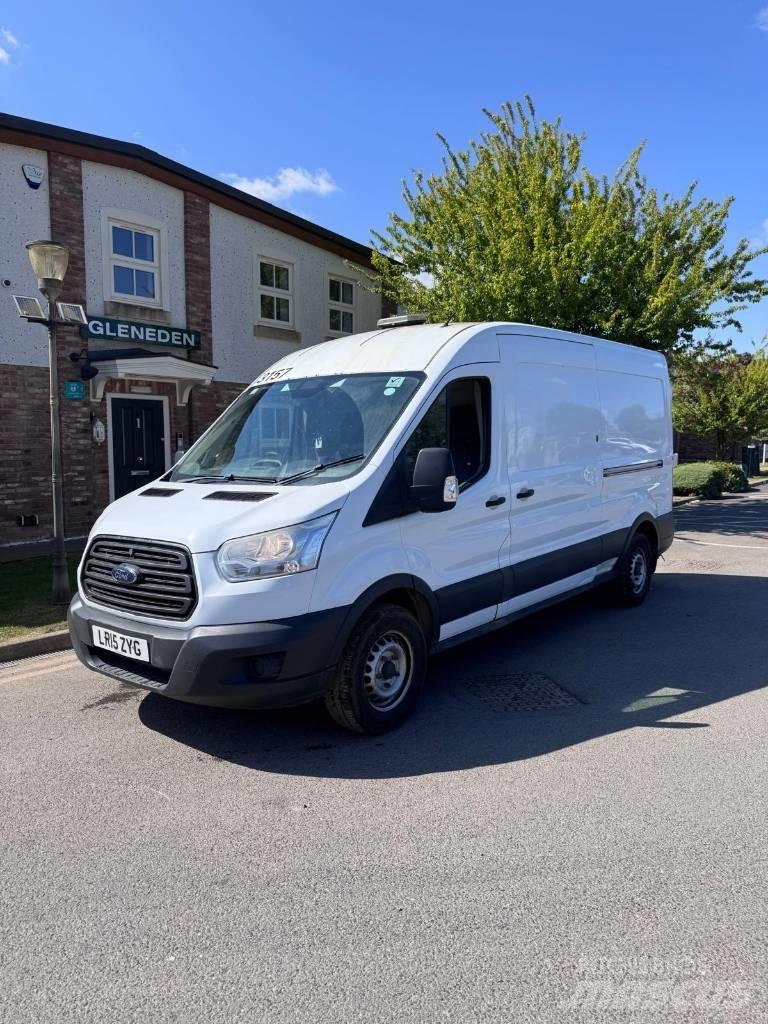 Ford Transit 350 Transporterek