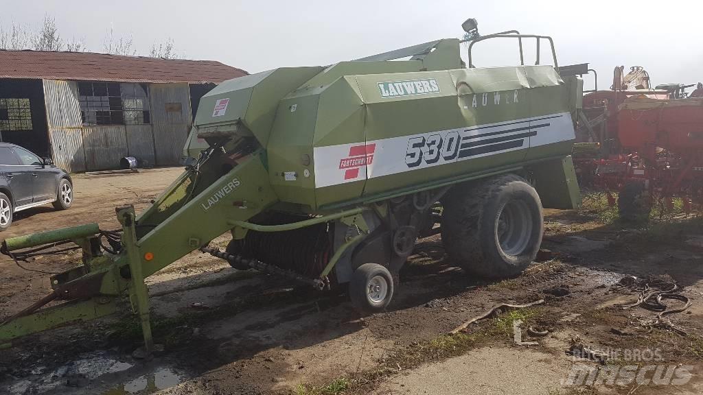 Fortschritt 530 Szögletes bálázók
