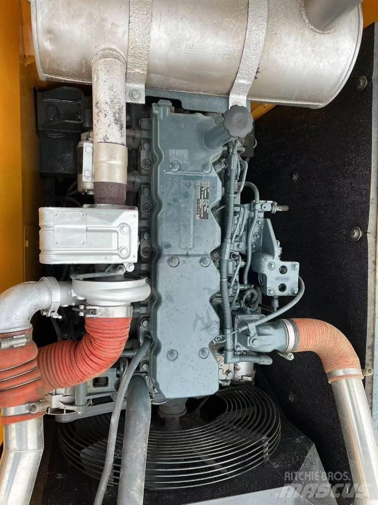 Hyundai R220LC-9S Lánctalpas kotrók