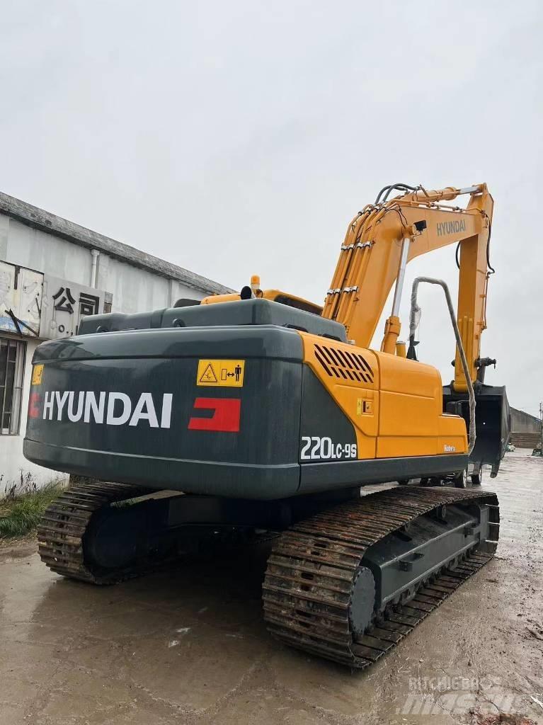 Hyundai R220LC-9S Lánctalpas kotrók