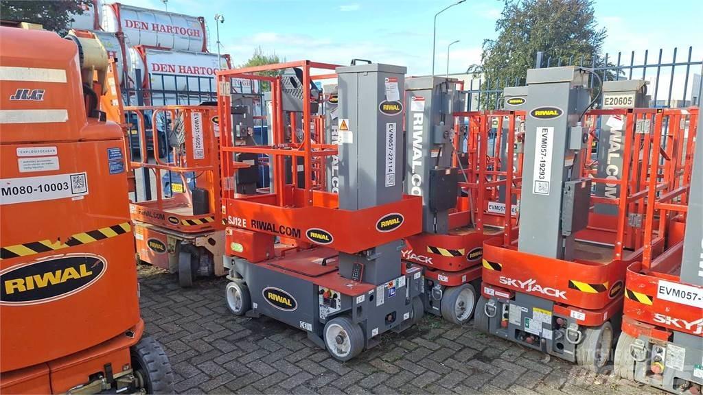 SkyJack SJ12 Egyéb felvonók és állványok