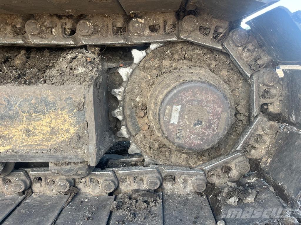 JCB JS 220 LC Lánctalpas kotrók