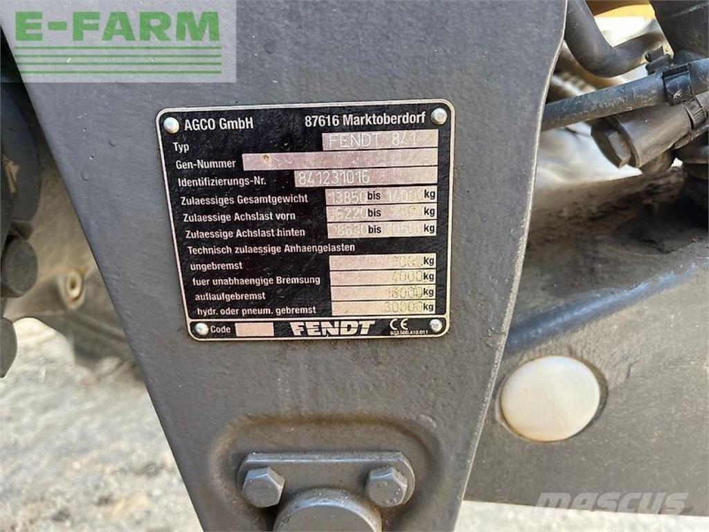 Fendt 826 vario Traktorok
