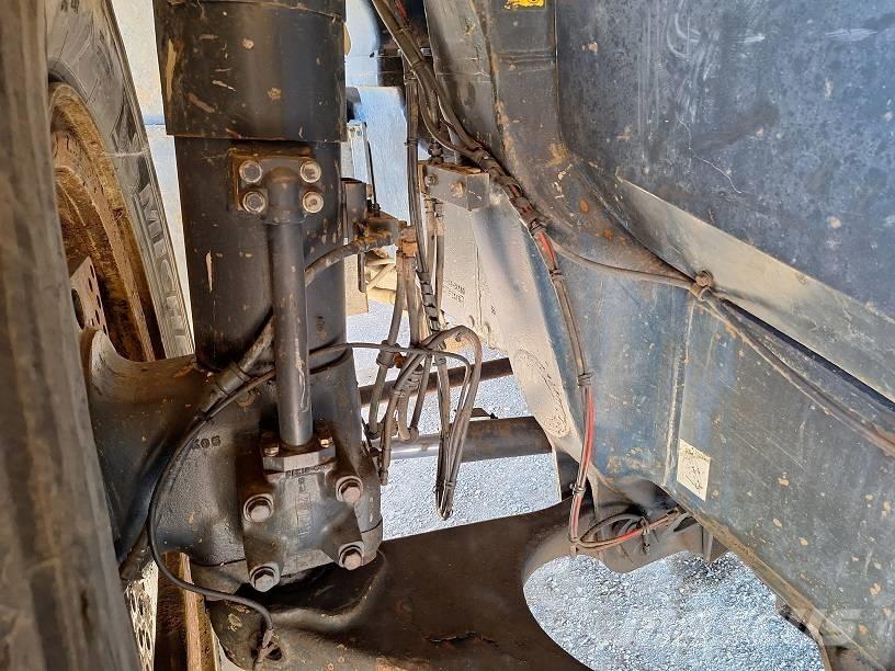 Komatsu HD605-7EO Nehézdömper