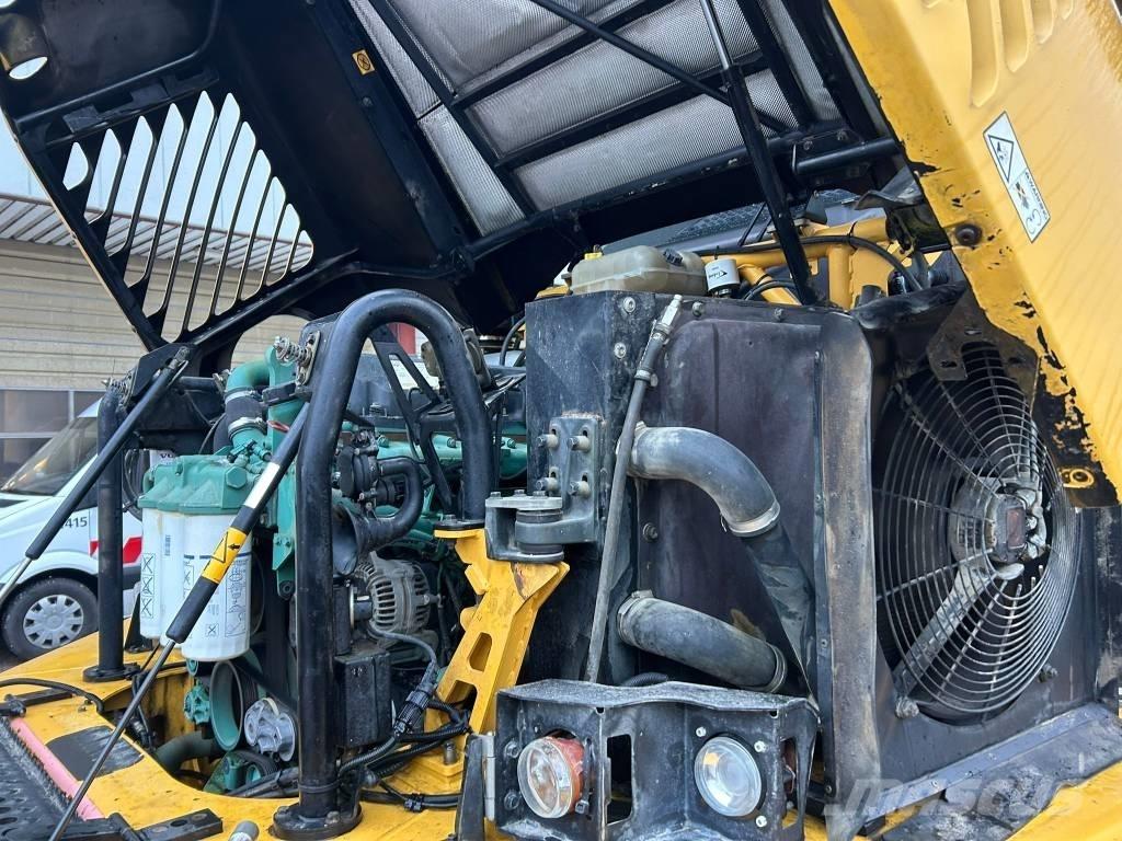 Volvo A 25 D Csuklósdömperek