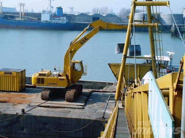 Hitachi EX455 Vezetőfülke és belső tartozékok