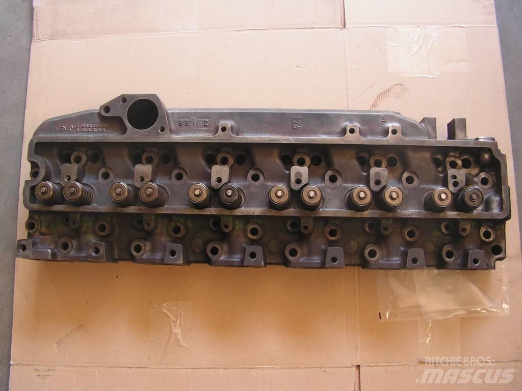 John Deere 6910 Motorok
