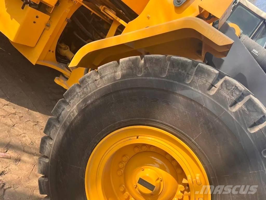Volvo L 120 Gumikerekes homlokrakodók