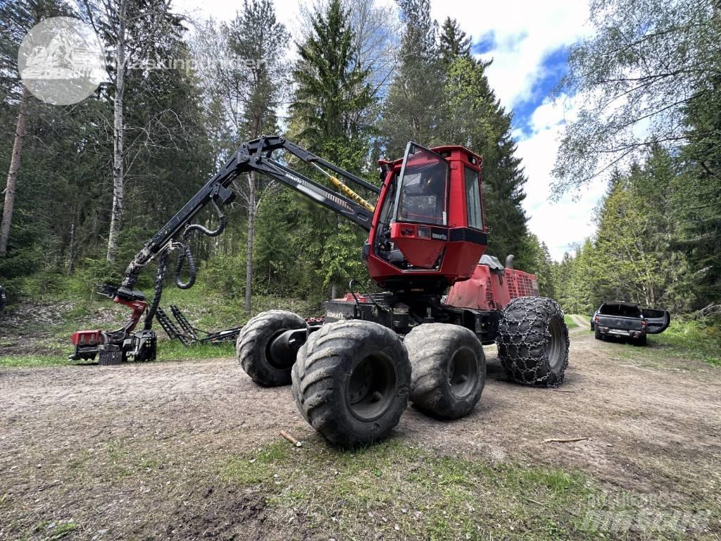 Komatsu 901 TX Betakarítók