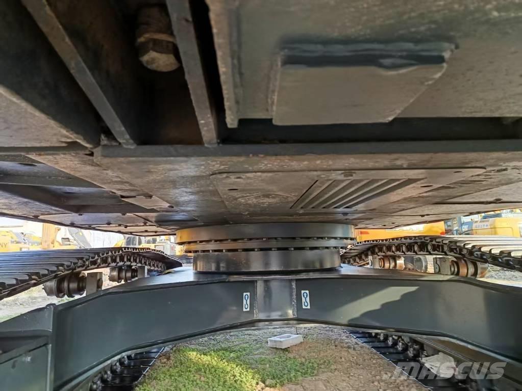 Hyundai 220-9s Lánctalpas kotrók