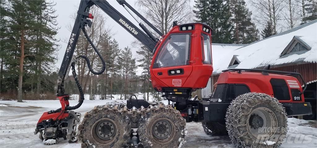 Komatsu XH911-6 Betakarítók