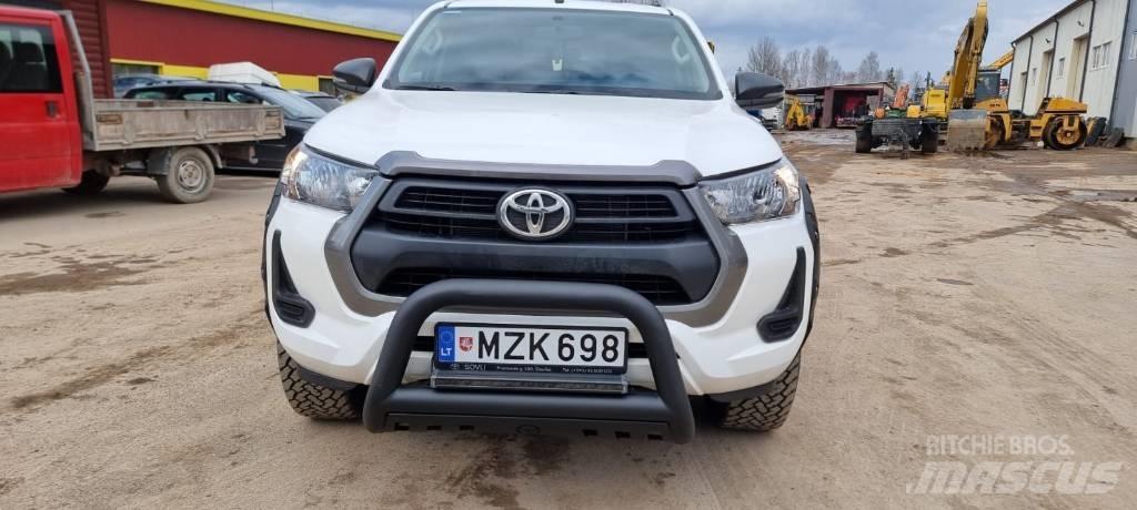 Toyota Hilux Kis teherszállító/Platós kocsi