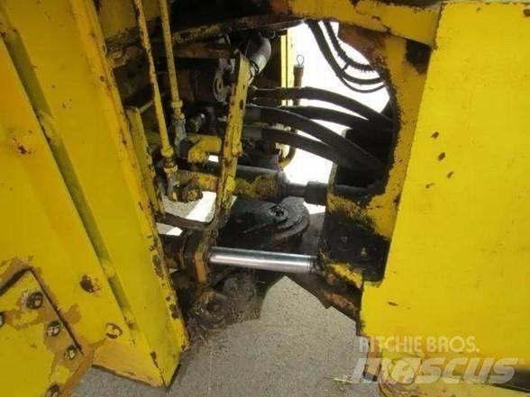 Kawasaki 65 Z III Gumikerekes homlokrakodók