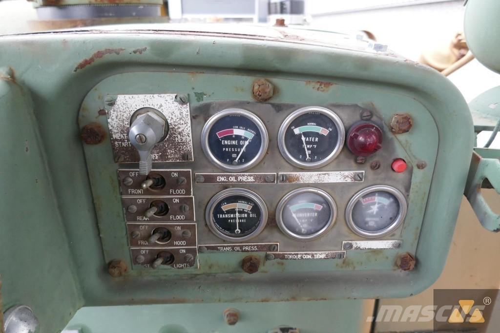 CAT D7F Ex-army lánctalpas dózerek