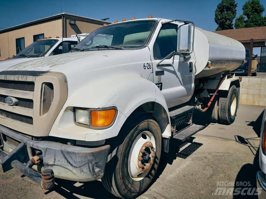 Ford F 750 XL SD Vízszállító teherautók