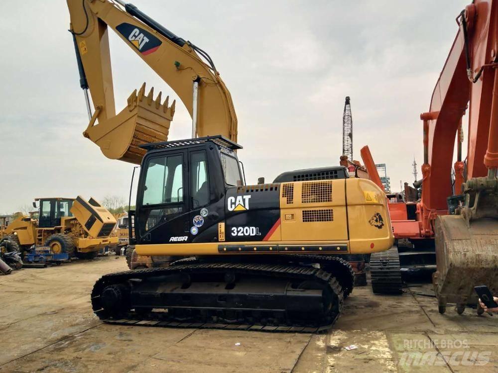 CAT 320D Lánctalpas kotrók