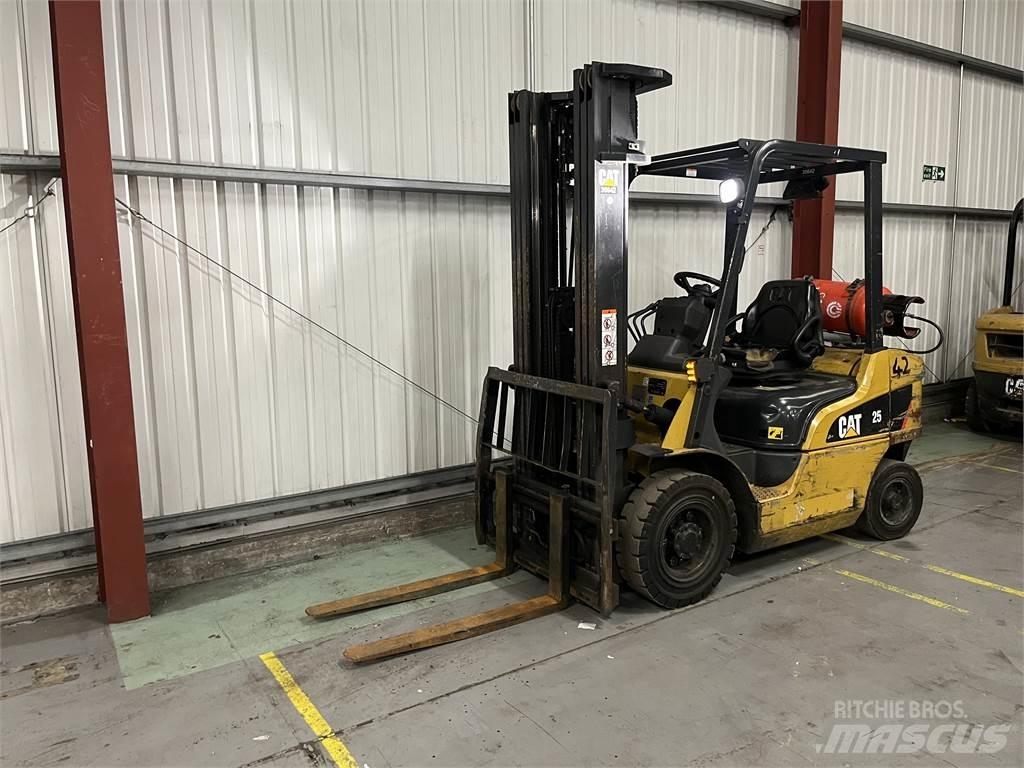 CAT GP25NT Gázüzemű targoncák