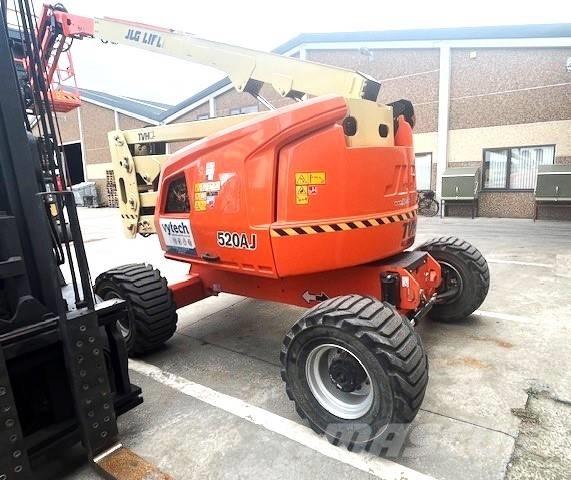 JLG 520 AJ Karos emelők